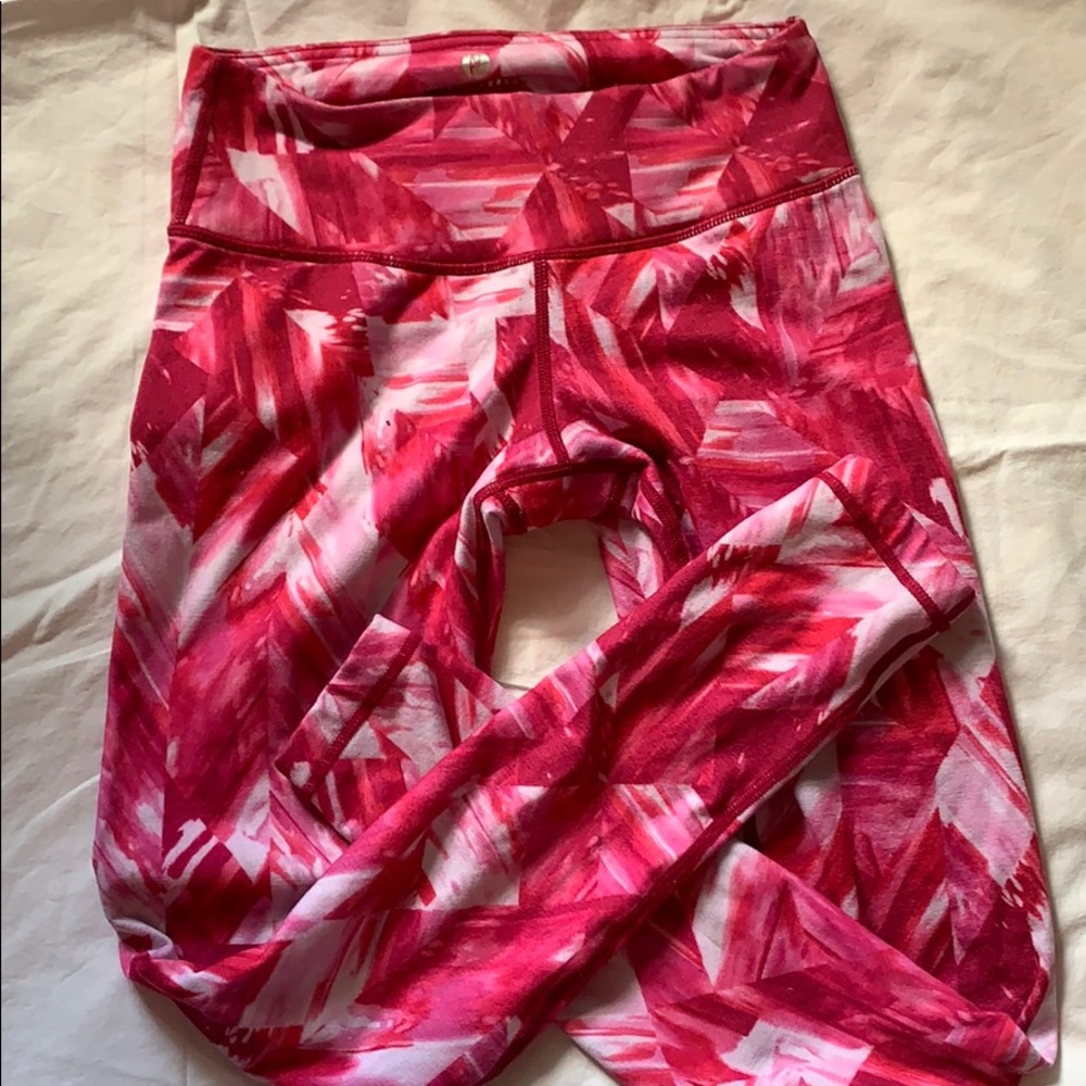 Multi pink colored leggings